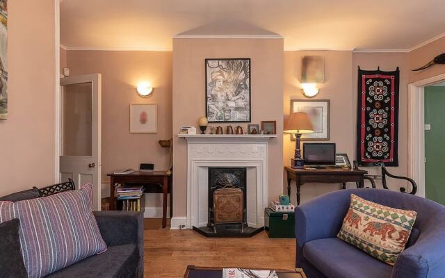 Elegant 2BR Flat w/ Garden Close to Battersea Park