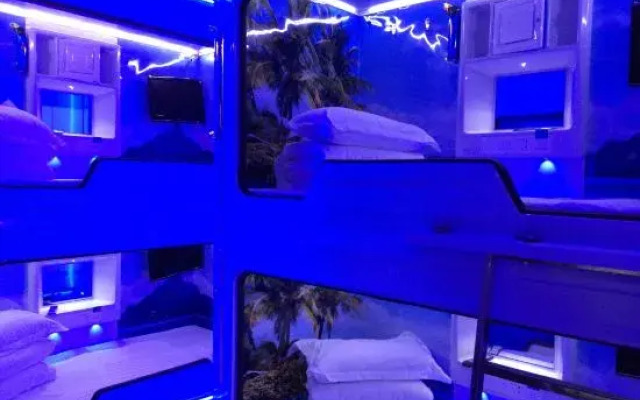 Jihe Light Luxury Art Hotel（Wuyi Square Station）