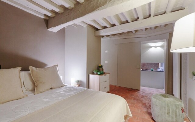 THE Smart Lucca Apartment Suite Inside the Walls