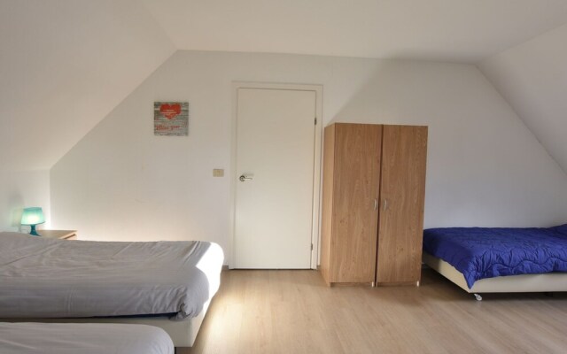 Elite Holiday Home in Hengstdijk With Pool