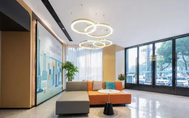 City Convenience Hotel (Xiaogan East Railway Station Yintai City Branch)