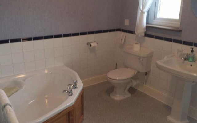 Hillcrest House Bed & Breakfast