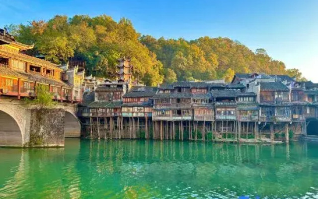 Fuyuan Riverview Homestay