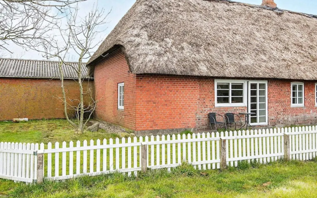 6 Person Holiday Home in Hojer