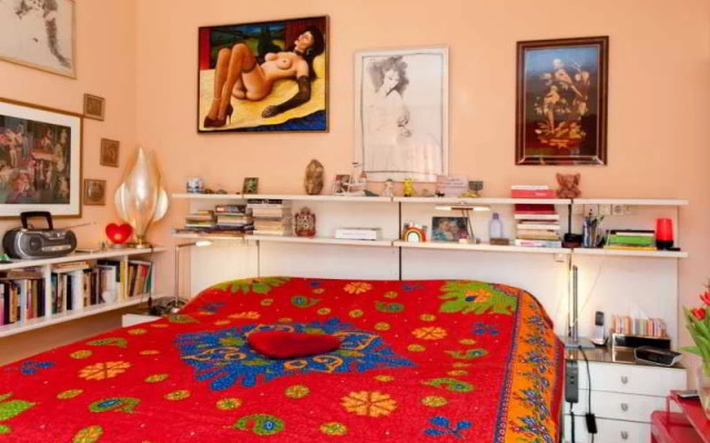 Xaviera Hollanders ''Happy House Bed & Breakfast''