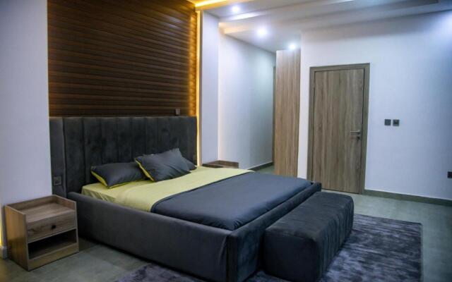 Historia Mews, 4 Bedroom Town House with Pool