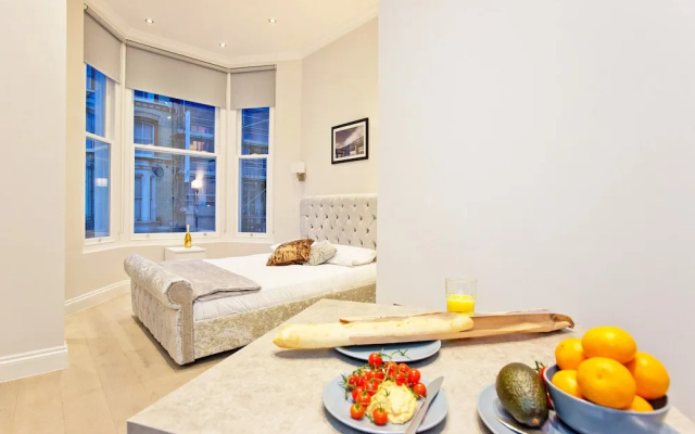 High Street Kensington Apartments by Flying Butler