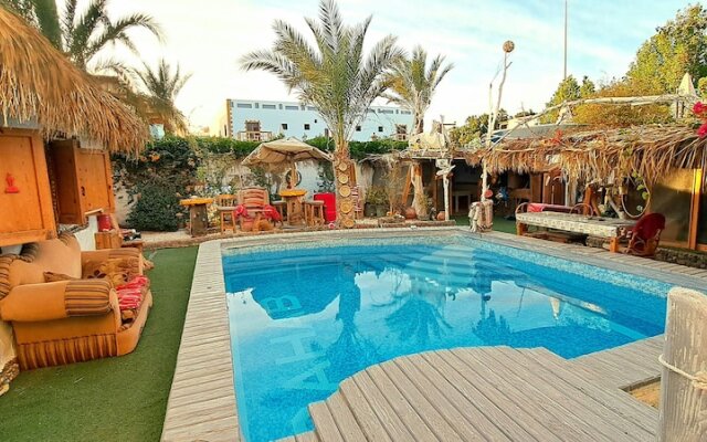 "pool-bungalow With Swimming-pool - Breakfast - Garden - Beduintent - Jacuzzi"