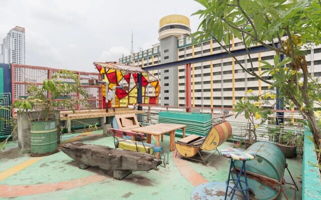 Saladaeng Gallery Hostel By Favstay
