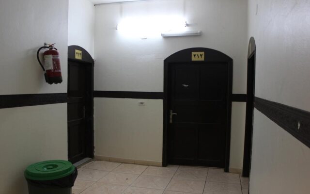 Al Eairy Furnished Apartments Al Baha 4