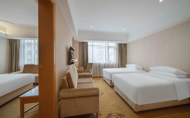 Vienna International Hotel (Guangzhou Baiyun Airport North Station Store) – Guest Rooms – Guangzhou