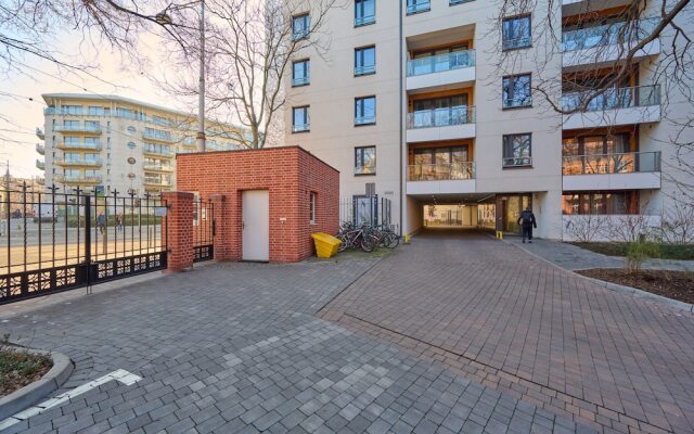 Stylish Apartment Wroclaw by Renters