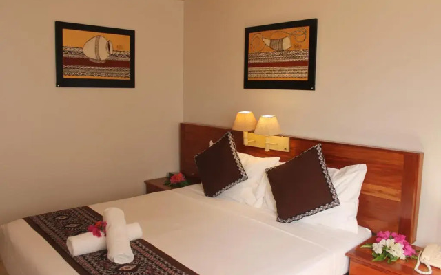 Smugglers Cove Beach Resort and Hotel