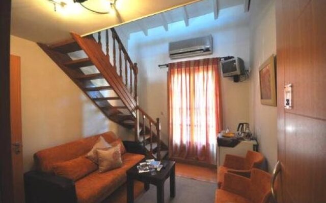 Nikolaos Pension