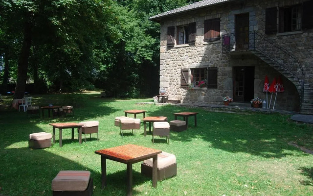 Hôtel Restaurant les Platanes