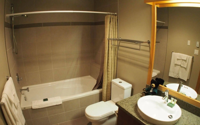 Kookaburra Lodge by Bear Country