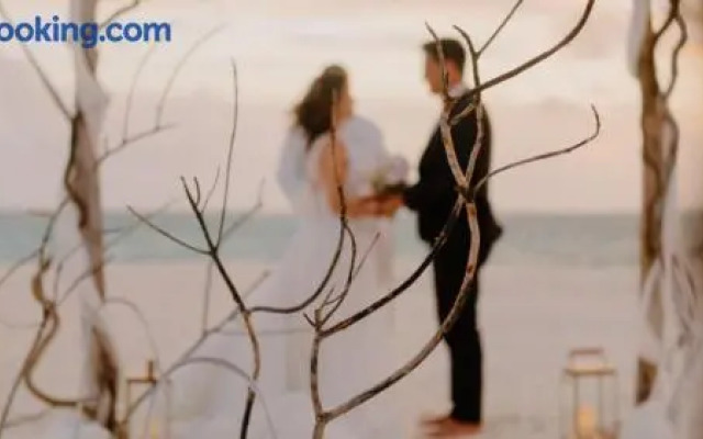 InterContinental Maldives Maamunagau Resort by IHG