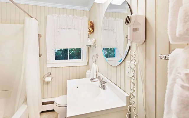 The Lightkeepers Inn