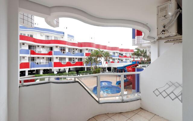 Lindo apartamento frente piscina com wi-fi - HB19F