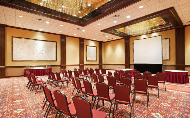 Crowne Plaza Knoxville Downtown University by IHG