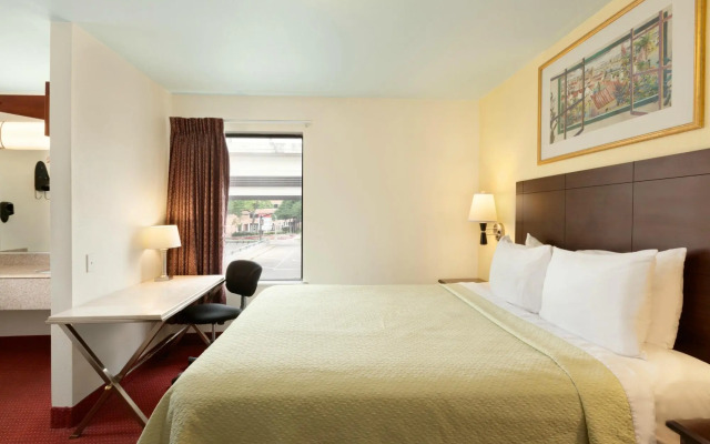 Days Inn by Wyndham Austin/University/Downtown
