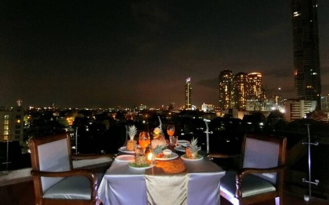 Miloft Sathorn hotel