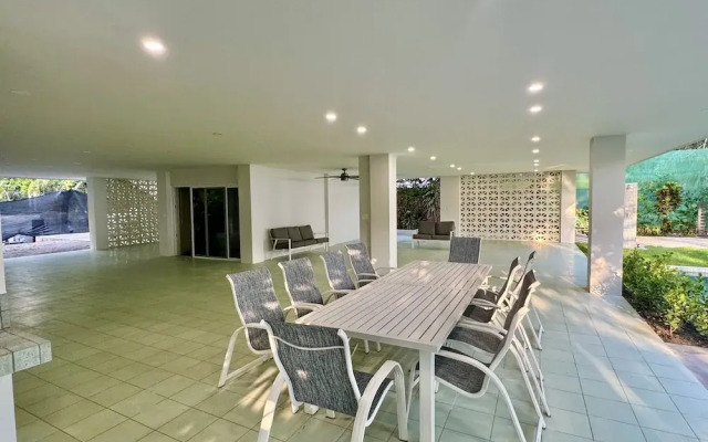Esterillos Lote 6 Bedroom Home