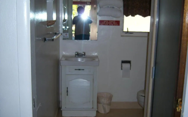 Shasta Dam Motel