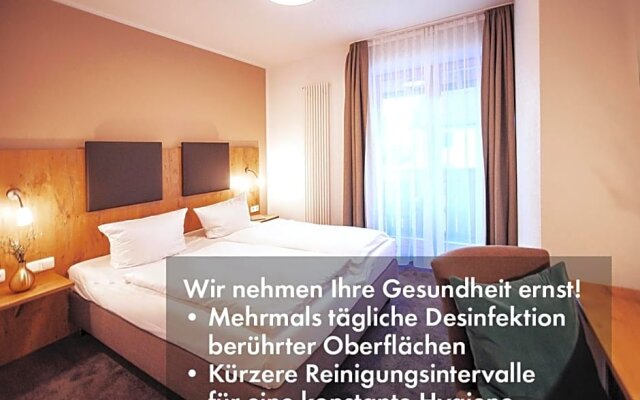Hotel am Hachinger Bach by Blattl