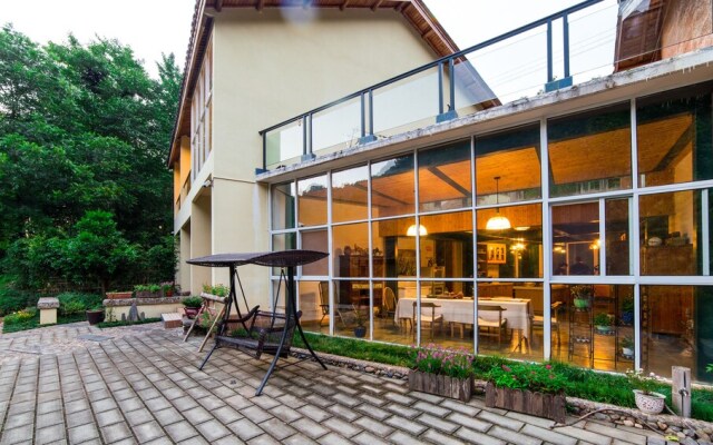 Tong Lu Ye Du Li Cun