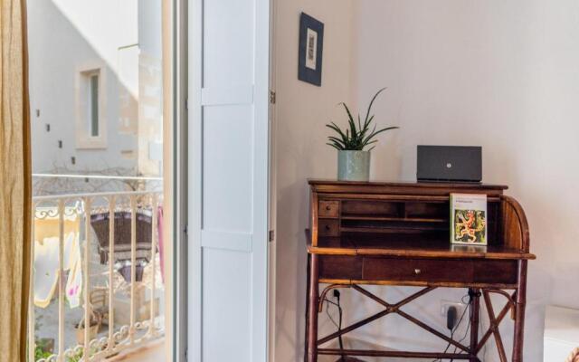 Ortigia Colourful Apartment