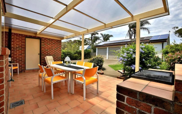 The Crescent - Pet Friendly - 1 Min To Beach