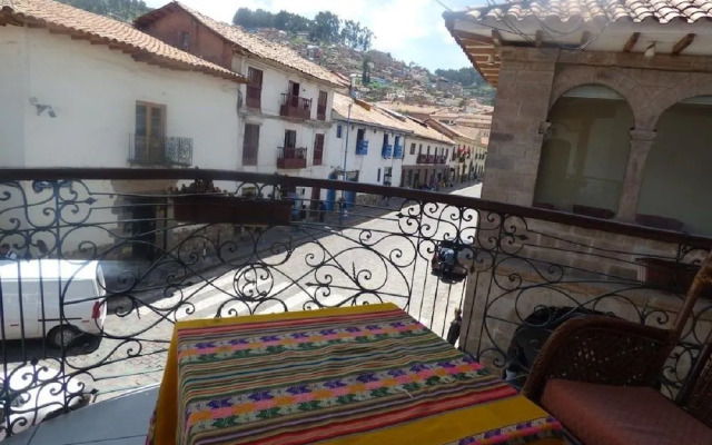 The Grasshopper Hostal Plaza de Armas