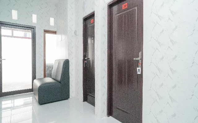 RedDoorz near Sarinah Jakarta