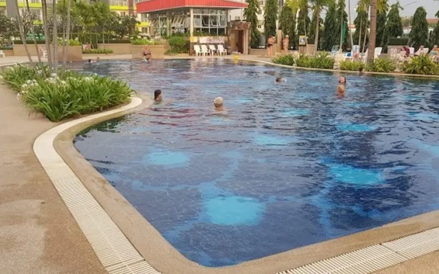 Jomtien Beach Fully Equipped Condominium 3rd Floor Apartment