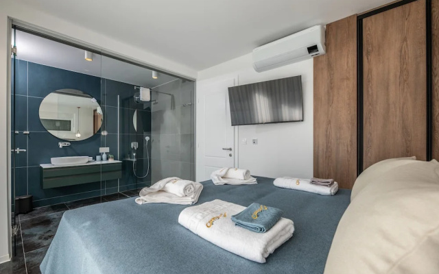 Luxury Villas Travera