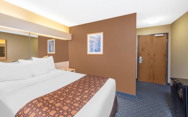 Microtel Inn & Suites by Wyndham Independence