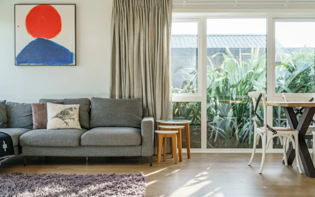 Kirimoko Retreat - Wanaka Holiday Home