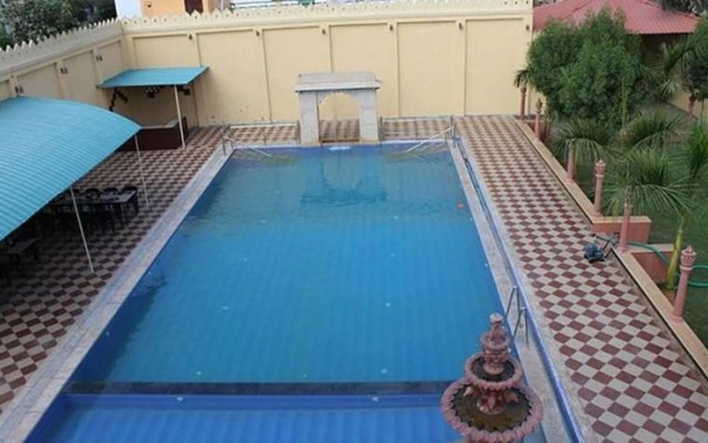 Fabhotel Prime The Kushal Bagh Palace