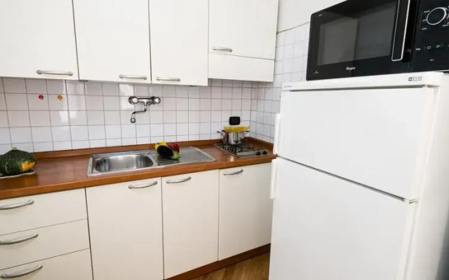 Adige Halldis Apartment