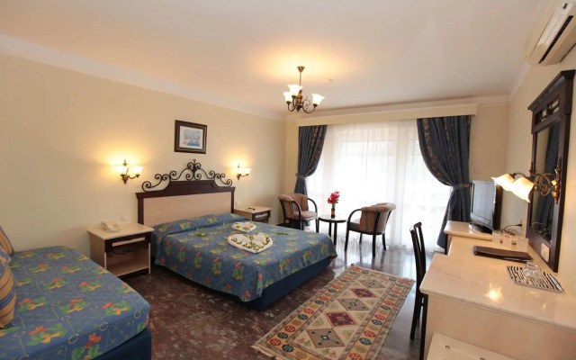 Cactus Club Yalı & Resort