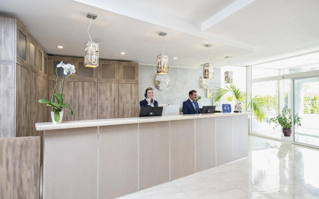 Simon Hotel