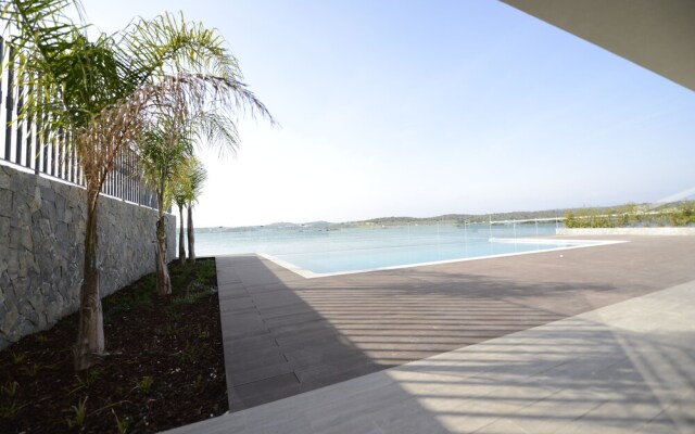 Arade Riverside Modern Apartment
