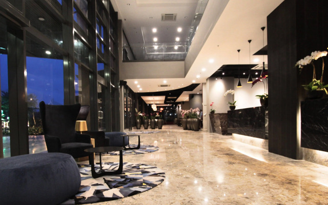 Acappella Suite Hotel