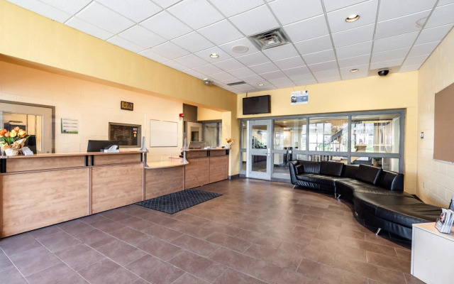 Residence & Conference Centre - Welland
