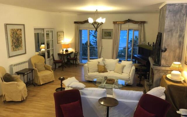 Classy lux apt w/ sea view, garden, parking