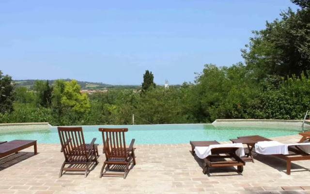 Castello Montegiove Country House