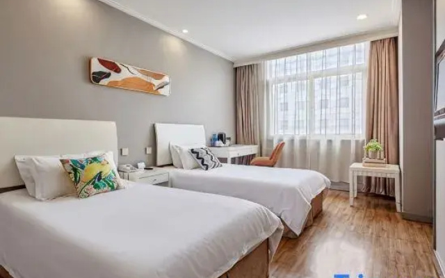 Xiao Hotel （Ten five year old shop）