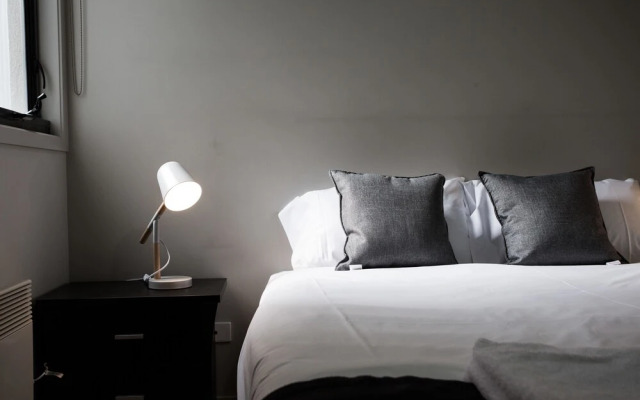 ReadySet Apartments on Altona