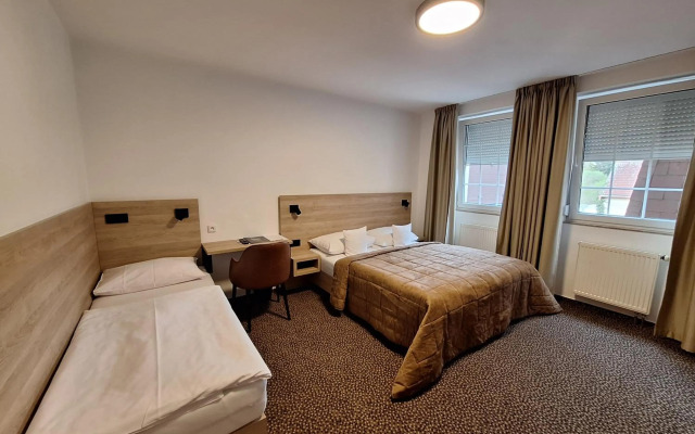 Hotel Avion